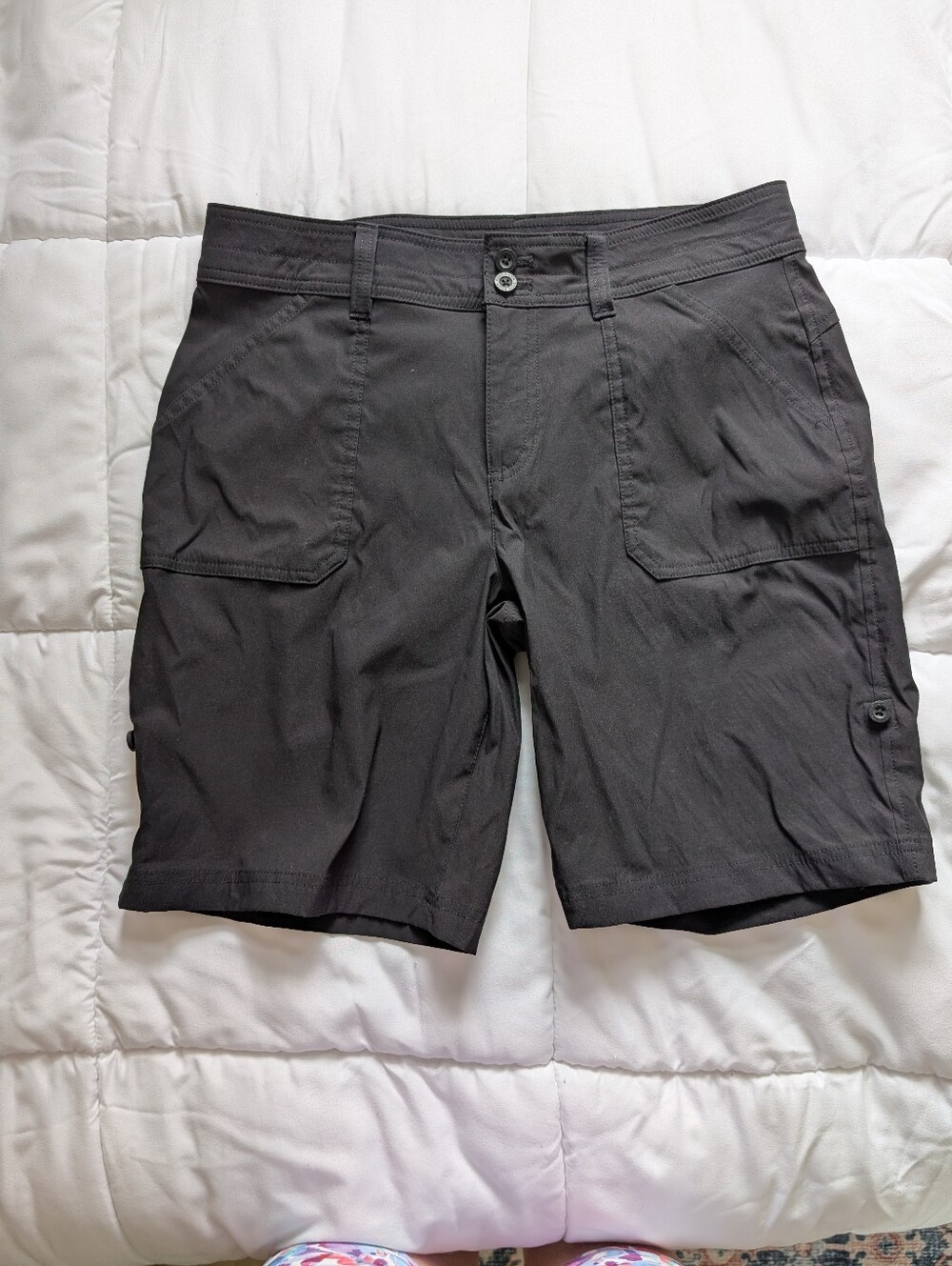 Eddie Bauer Black Women's Athletic Hike Roll-Cuff Shorts Size 8 Some Stretch - Picture 2 of 14
